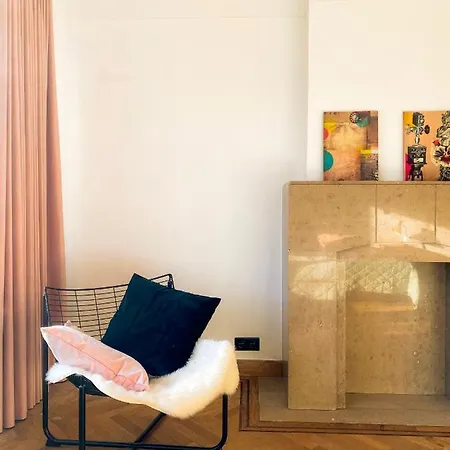 Apartman Family Floor - La Couronne - Authentiek Met Veel Lichtinval