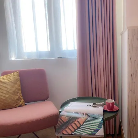 Family Floor - La Couronne - Authentiek Met Veel Lichtinval Apartament *