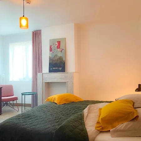 Apartman Family Floor - La Couronne - Authentiek Met Veel Lichtinval