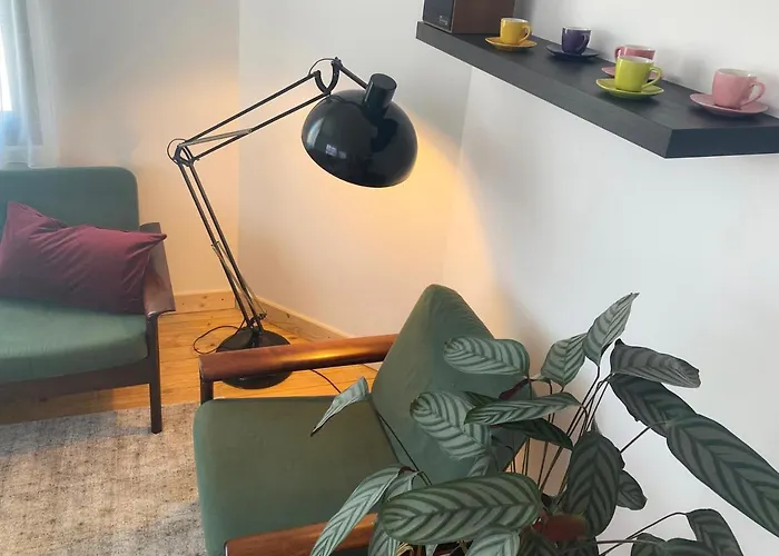 Apartment Family Floor - La Couronne - Authentiek Met Veel Lichtinval *