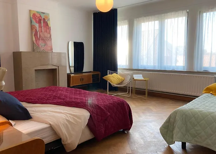 Apartment Family Floor - La Couronne - Authentiek Met Veel Lichtinval *